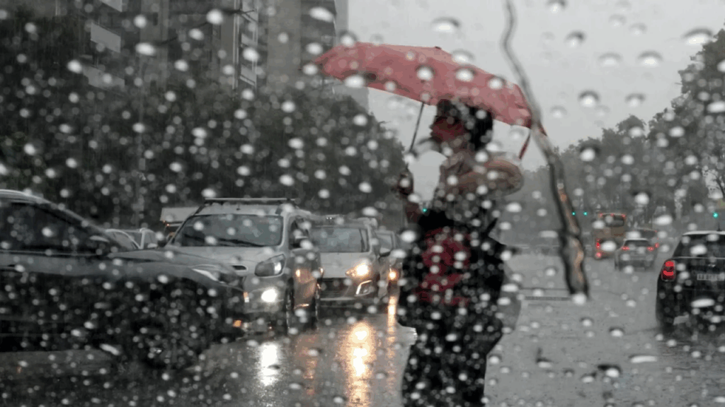 A qué hora llueve este lunes en el AMBA: informe del SMN y mapa en vivo de las precipitaciones