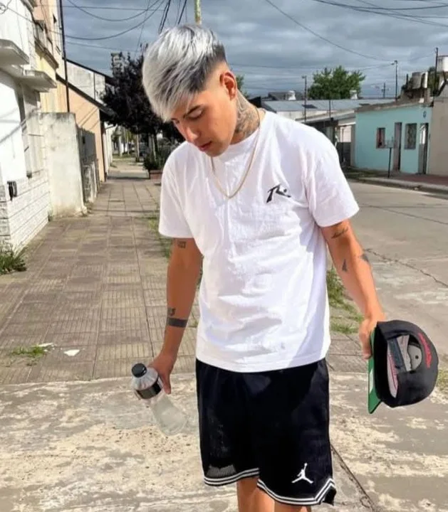 DJ