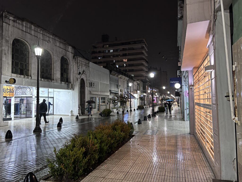 Comienza la semana con tiempo inestable: se esperan fuertes lluvias y hay alerta amarilla para el martes 