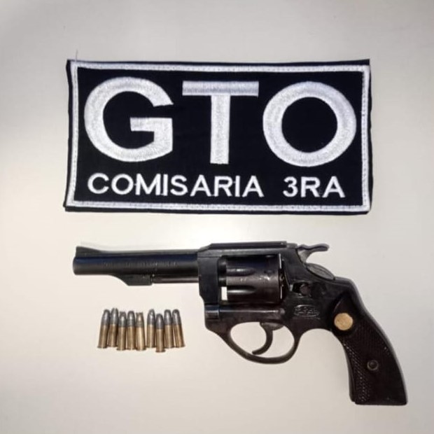 Barrio 25 de Mayo: tras un allanamiento secuestraron un revólver con nueve municiones
