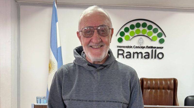 El Concejo Deliberante de Ramallo rindió homenaje a “Manguera” Storti por su trayectoria en el fútbol