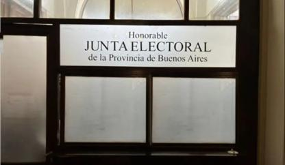 veite días para las elecciones Comerio