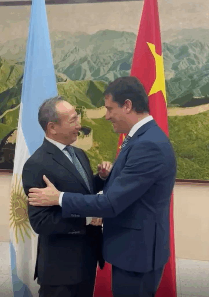 Maximiliano Abad participó de un encuentro en la Embajada de China para fortalecer los vínculos bilaterales