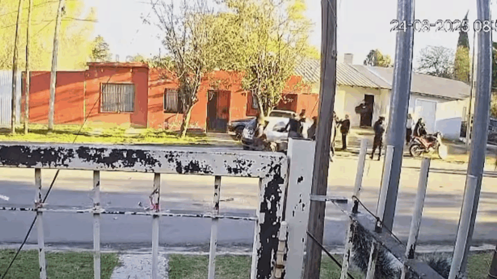 Córdoba: un conductor atropelló a un grupo de jóvenes a la salida de una fiesta y escapó