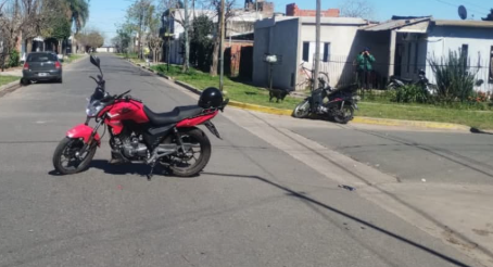 grave accidente entre dos motos fractura expuesta