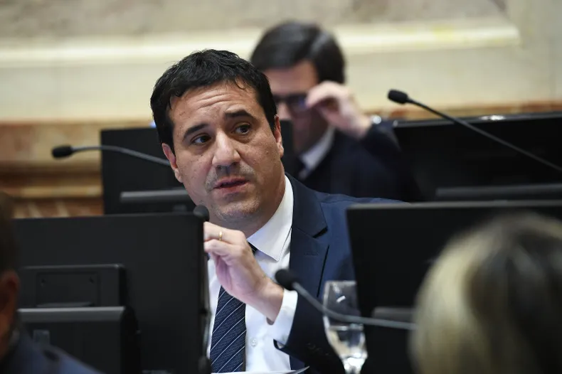 Abad presentó un proyecto para sancionar a los candidatos testimoniales que no asuman los cargos