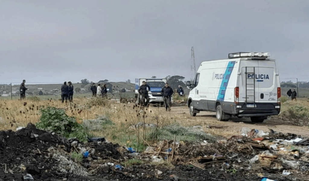 Hallan en Mar del Plata un cadáver calcinado con una soga al cuello en un descampado