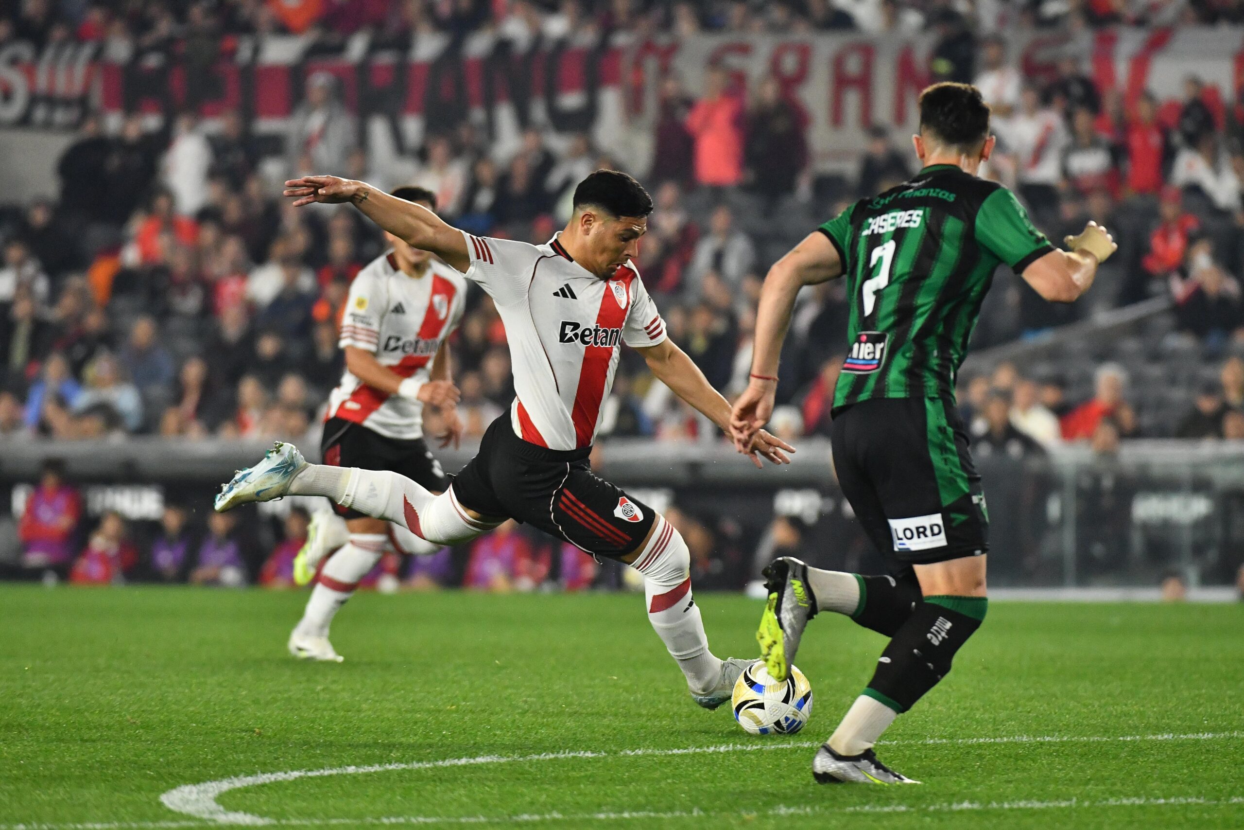 River se impuso ante San Martín de San Juan para seguir en lo más alto ...