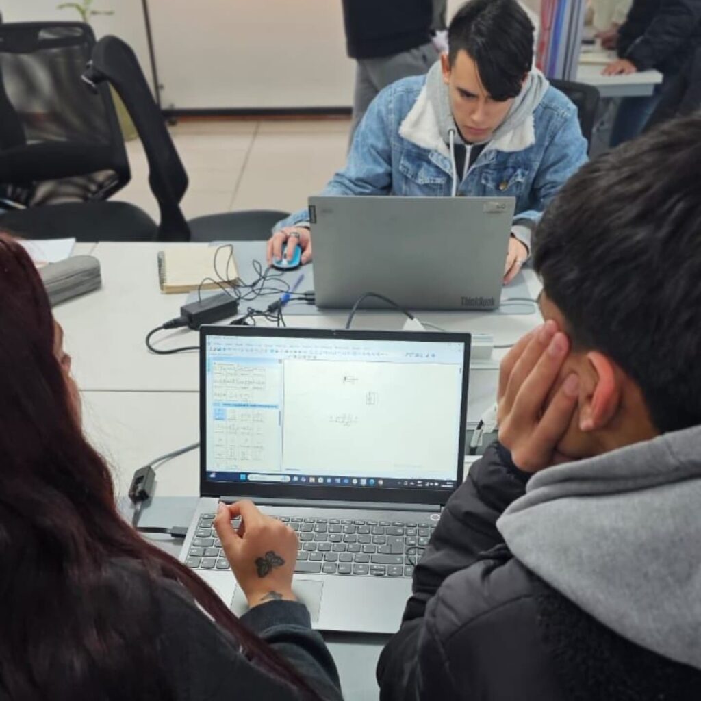 Ramallo: la Escuela Técnica N° 1 y la UTN se unen para capacitar a jóvenes en industria 4.0
