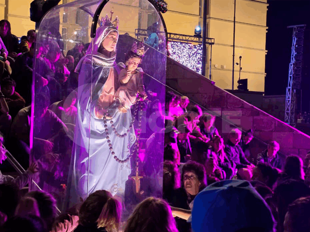 A minutos para el 42° aniversario de la Virgen del Rosario de San Nicolás: los fieles se concentran en el Santuario
