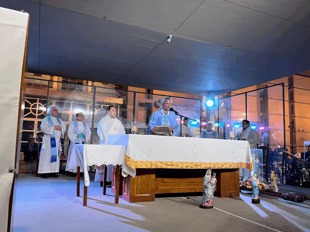 A minutos para el 42° aniversario de la Virgen del Rosario de San Nicolás: los fieles se concentran en el Santuario