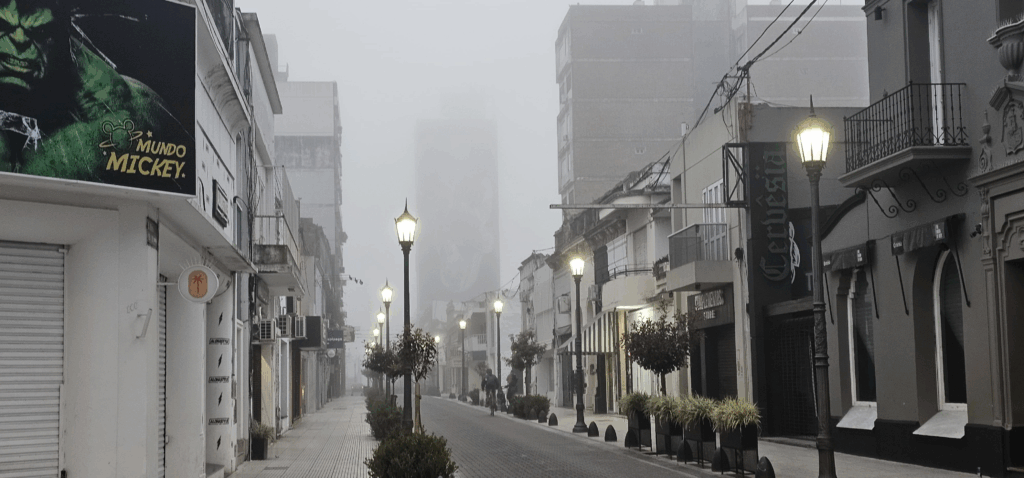 san nicolás amaneció con neblina humedad