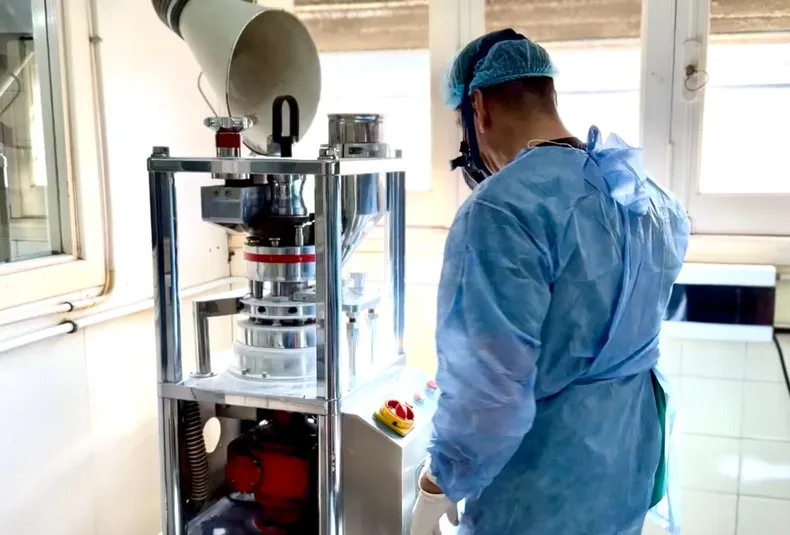 El hospital municipal de Olavarría retomó la producción de medicamentos comprimidos
