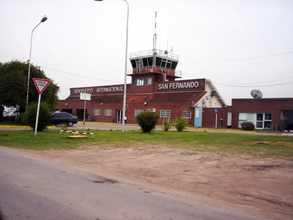 Asesinaron a un policía e hirieron a otro frente al aeropuerto de San Fernando: un detenido