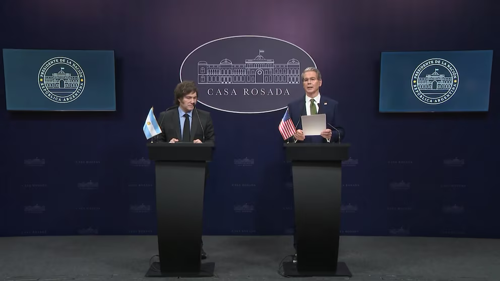 Milei confirmó que negocia con el Tesoro de Estados Unidos un préstamo para pagar vencimientos de deuda en 2026