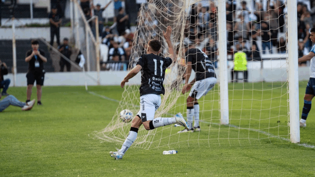 Primera Nacional: Gimnasia de Mendoza le ganó a San Telmo y se mantiene como líder a falta de dos fechas