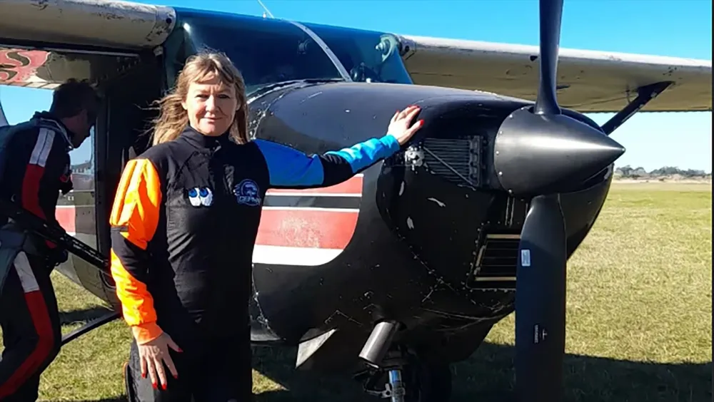 Miramar: una mujer murió al fallar su paracaídas durante un salto desde una avioneta