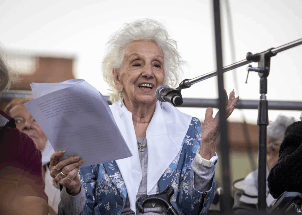 internaron de urgencia a estela de carlotto abuelas de plaza de mayo