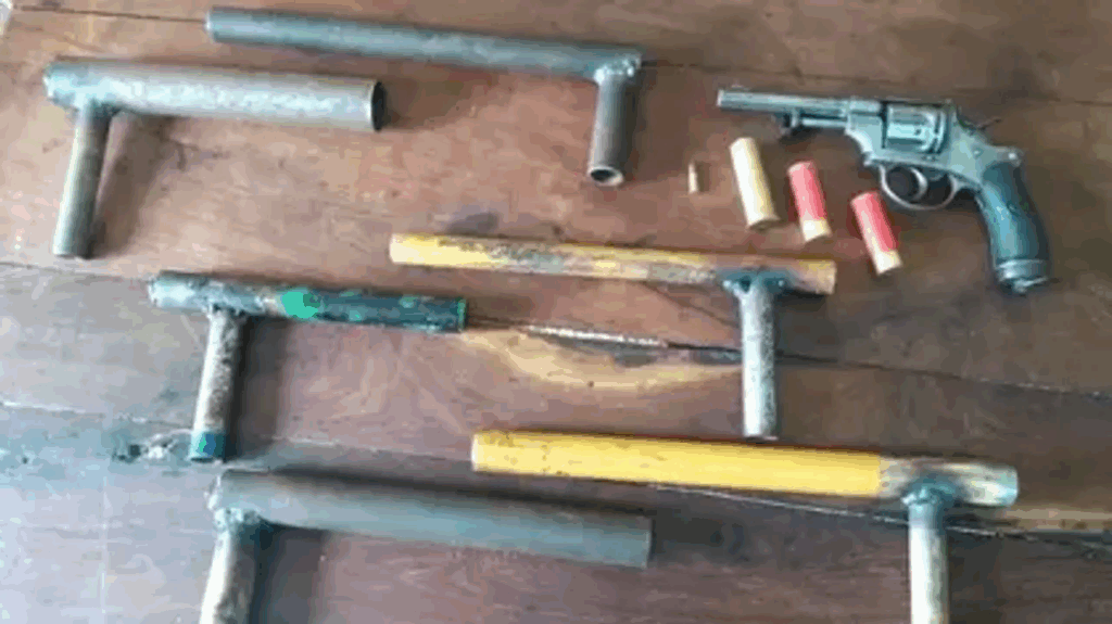 Descubrieron a menores fabricando armas caseras en una casa abandonada de Santiago del Estero