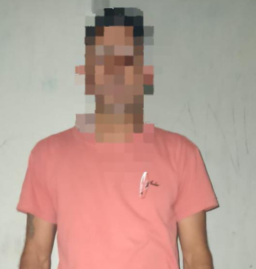 hombre por incumplir una restricción agredir