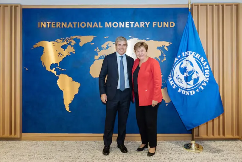 FMI: Kristalina Georgieva llamó a Luis Caputo tras la derrota bonaerense y advirtió por las tasas