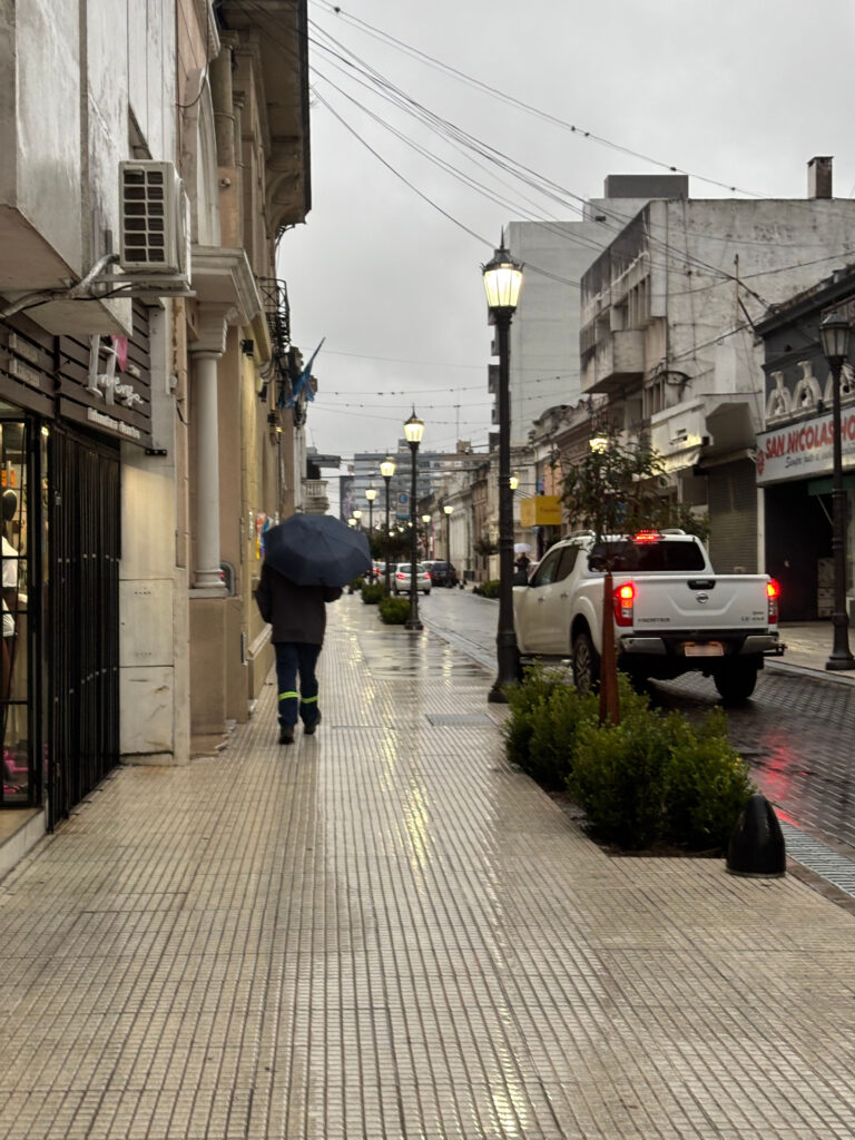 Lluvias fuertes y actividad eléctrica: continúa la alerta naranja para la noche de este sábado