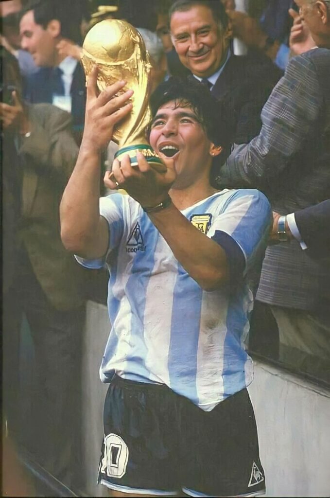 65 años del nacimiento de Diego Armando Maradona fútbol