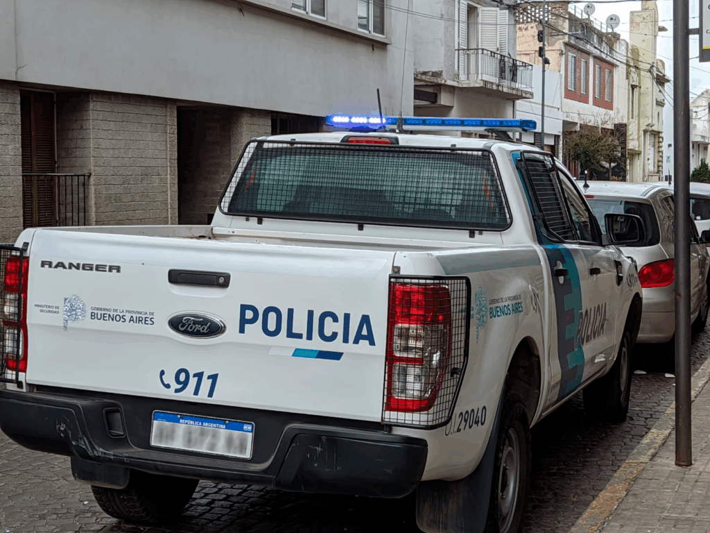Dos motocicletas chocaron en Av. Álvarez al 400 y sus conductores fueron trasladados al Hospital