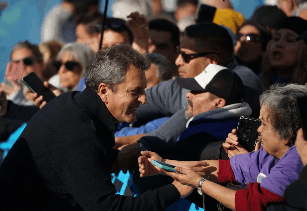 campaña Massa se mostró con candidatos peronistas