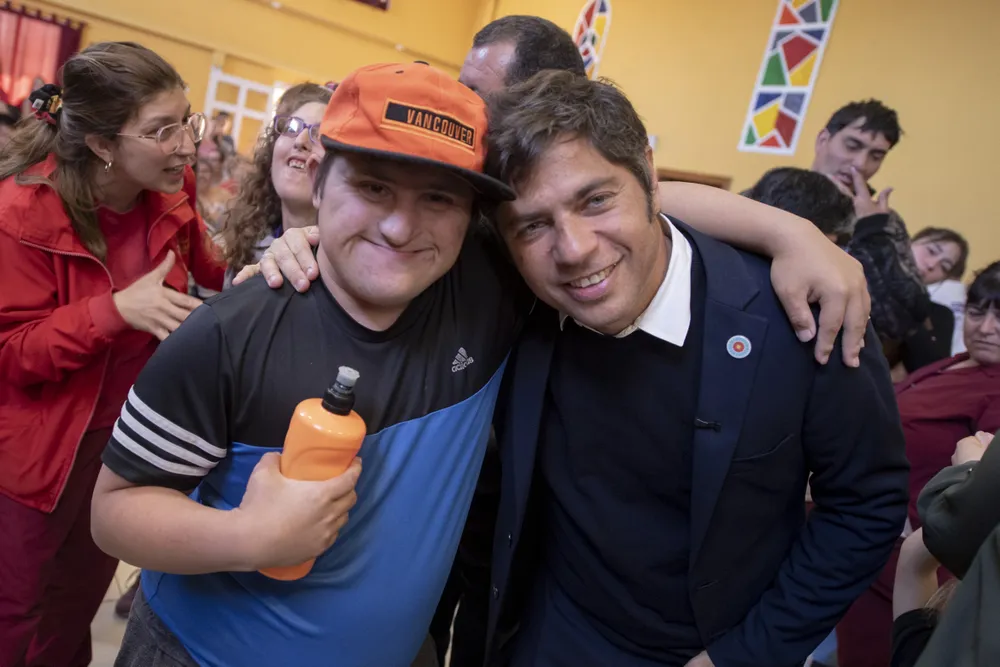 Axel Kicillof volvió a cuestionar a Javier Milei por la paralización de obras en centros de infancia