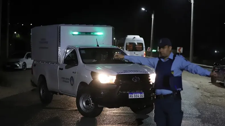Macabro hallazgo en Neuquén: encontraron un cuerpo envuelto en plástico e investigan si pertenece a una mujer desaparecida