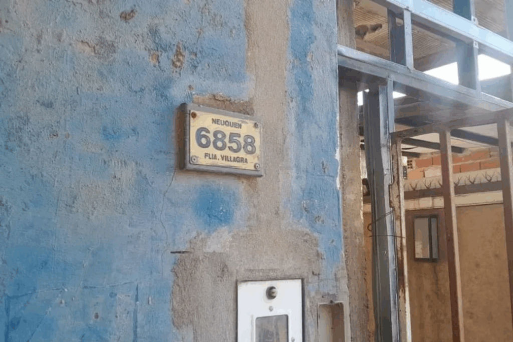 Una mujer fue asesinada a puñaladas en Santa Fe y buscan a su expareja