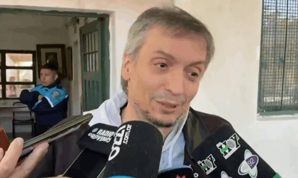 Votó Máximo Kirchner: “A nadie le cae bien que un presidente de otro país diga cómo votar en el nuestro”