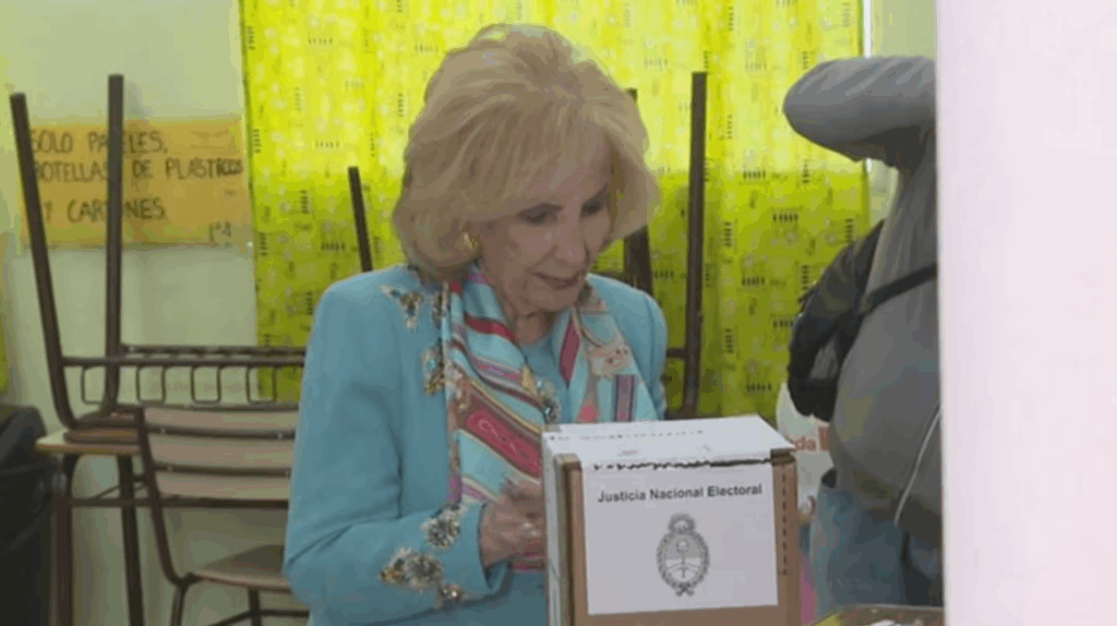 A sus 98 años, votó Mirtha Legrand: "Estoy contentísima, siento una felicidad enorme"