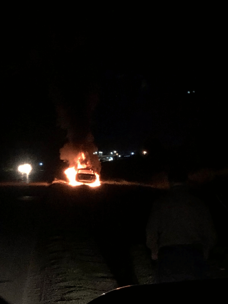 auto explotó y se incendió camposalles