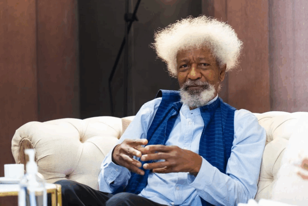 Estados Unidos revocó la visa de Wole Soyinka, ganador del Nobel de Literatura en 1986