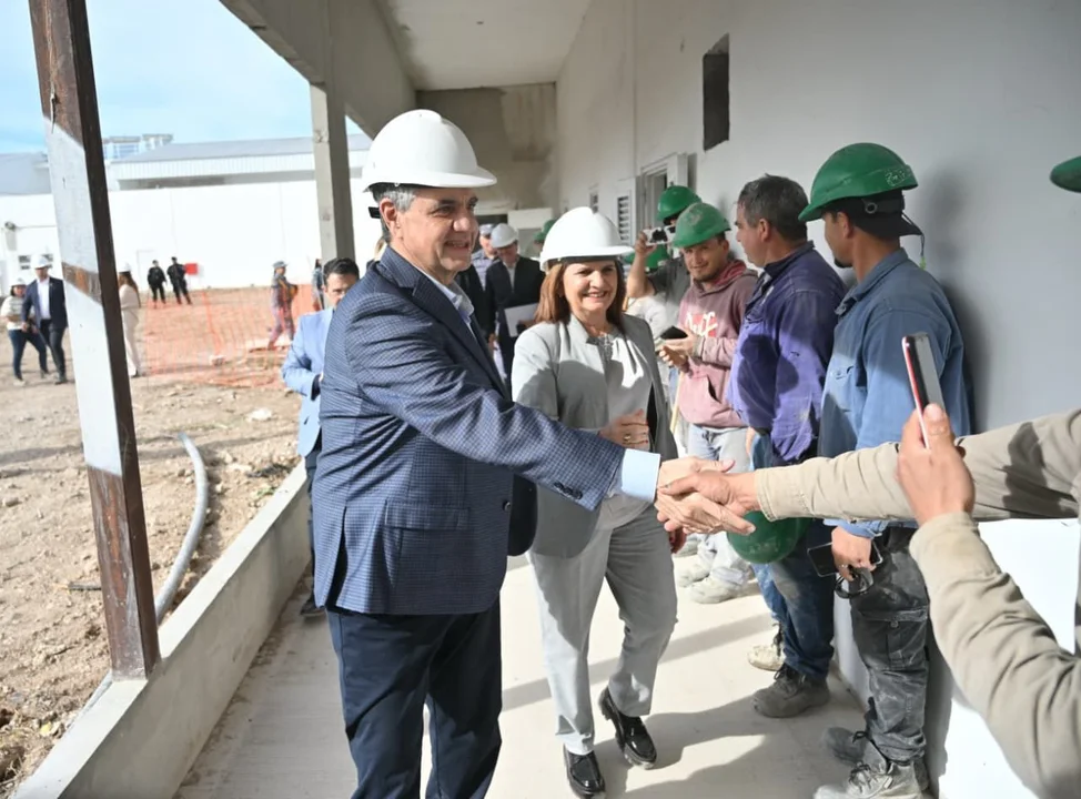 Bullrich y Jorge Macri supervisaron las obras del penal de Marcos Paz