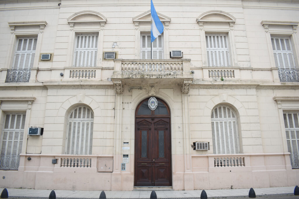 La Justicia autorizó recompensa por datos sobre un hombre condenado por abuso sexual de víctima de corta edad