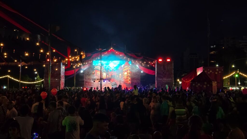 masiva participación en la primera noche de halloween intendente