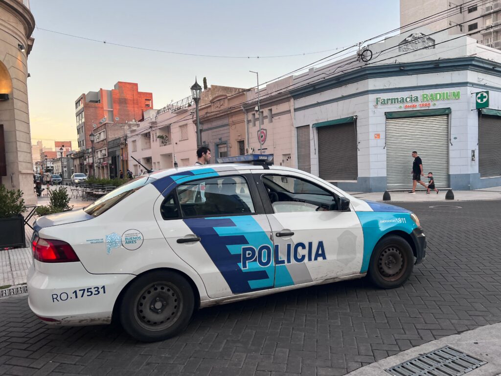Zona norte: un motociclista sufrió lesiones leves tras un choque en avenida Moreno y Ugarte