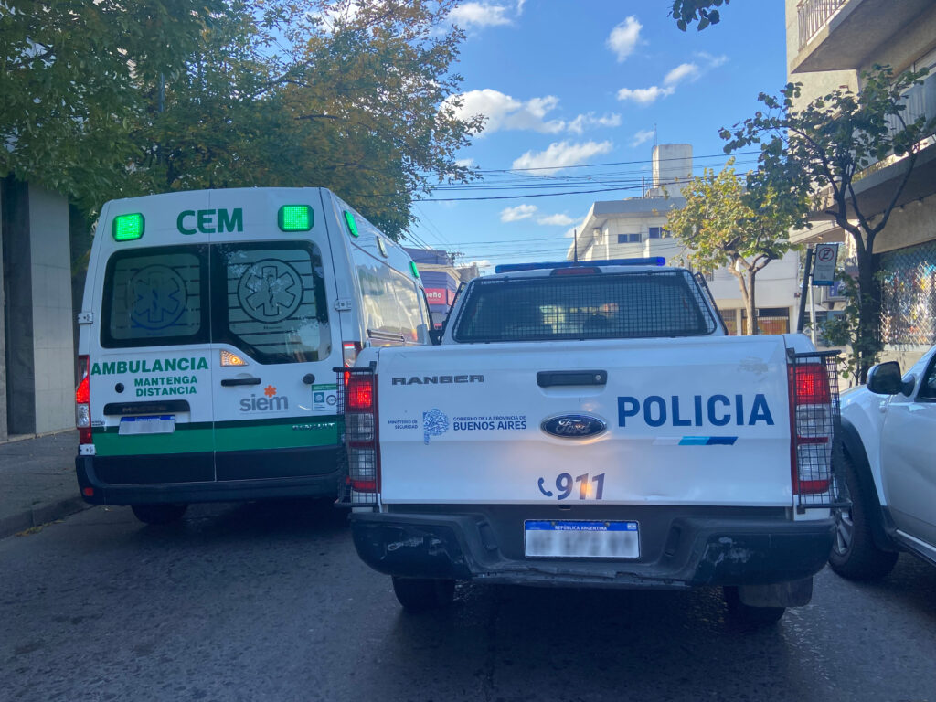 Dos siniestros viales en barrio Las Flores y Prado Español dejaron en total seis heridos  que fueron trasladados al Hospital