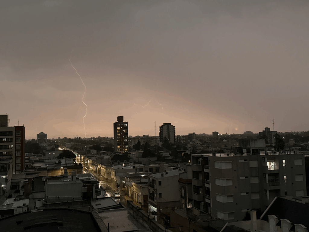 alerta naranja por tormentas severas sábado domingo