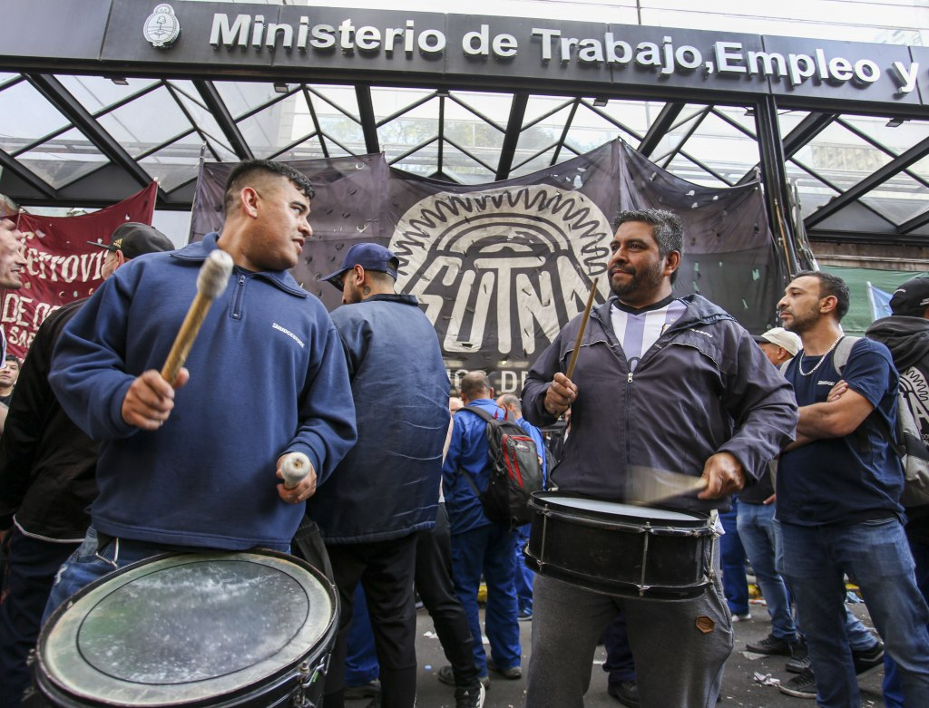 trabajadores FATE