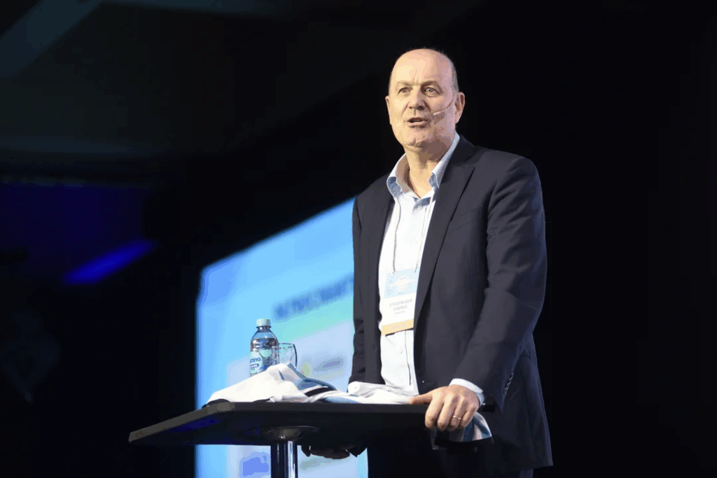 Sturzenegger explica la reforma laboral desregulación