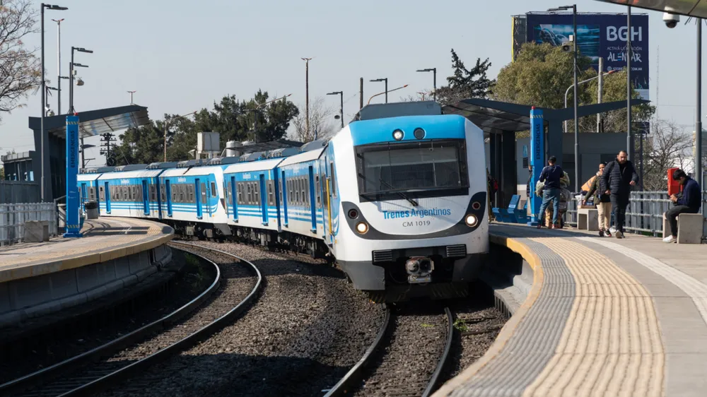 El Gobierno anunció la compra de 43 trenes nuevos para “renovar la flota del AMBA”
