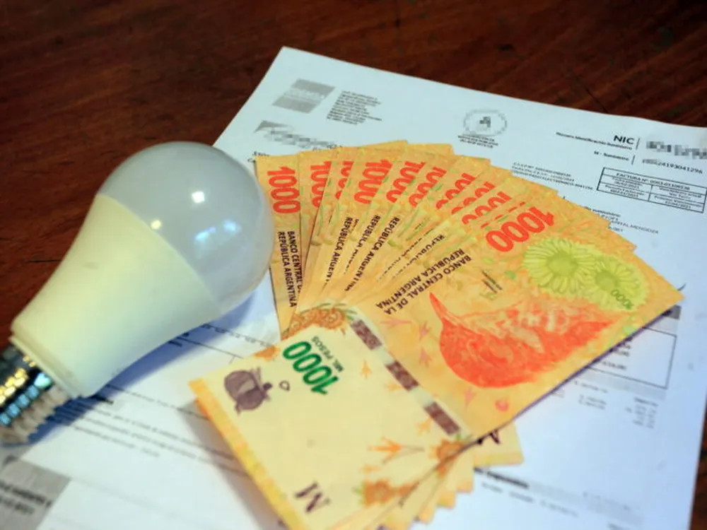El gasto en servicios públicos aumentó 525% desde diciembre de 2023 en el AMBA, según un informe de la UBA