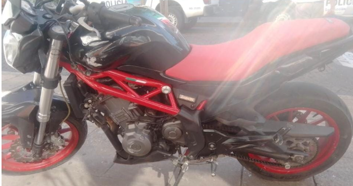menores intentar robar moto vía pública