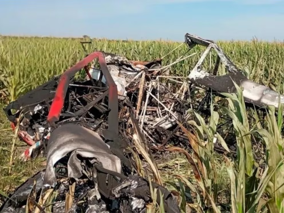 Una avioneta fumigadora se estrelló en un campo de Entre Ríos: el piloto sobrevivió de milagro
