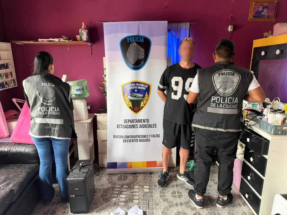 Boca: la Policía de la Ciudad secuestró 18 carnets falsos