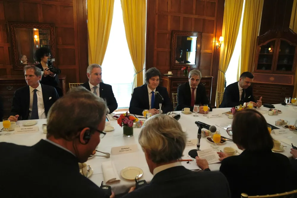 Milei se reunió en Nueva York con empresarios y los invitó a invertir en la Argentina